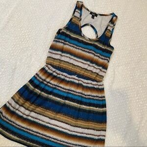 𝅺keyhole back dress